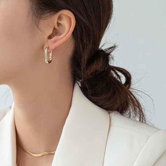 NWT 18k Gold plated modern hoop earrings - Picture 2 of 5